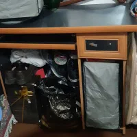 میز تحریرو کامپیوتر