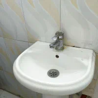 روشویی به همراه شیر