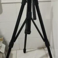 سه پایه دوربین