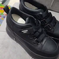 کتونی|کیف، کفش، کمربند|رشت, نظری|دیوار