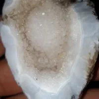 تعدادی سنگ|جواهرات|اندیشه, اندیشه فاز ۴|دیوار