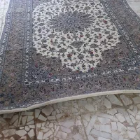 قالی دست بافت کرم