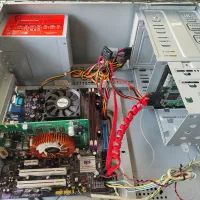 کیس ۵۰۰۰ رم ۴ ddr2 هارد ۱۶۰ گرافیک ۱|رایانه رومیزی|چالوس, |دیوار