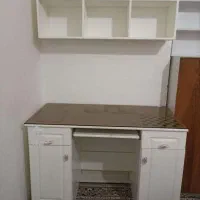 فروش‌میز‌تحریر‌همراه‌باشیشه