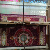 به چندنفرخانم قالیباف در شرکت شیشه سازی مراغه