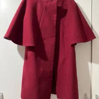 پالتو قرمز رنگ