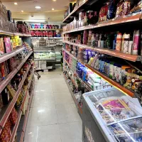 به یک فروشنده خانم جهت مراقب