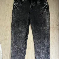 شلوار جین زنانه|لباس|رشت, منظریه|دیوار