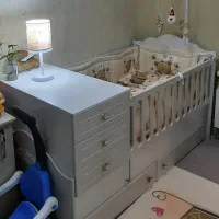 تخت بسیار زیبای کودک قابل تغییر به نوجوان