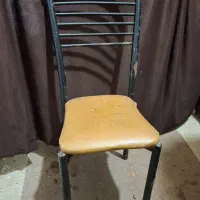 صندلی آهنی