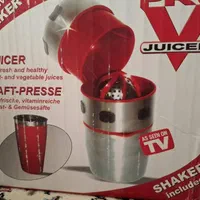 آبمیوه گیری و شیکر و وسایل میوه آرایی