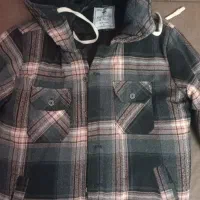 یک عدد پلیور و پیراهن مجلسی آستین کوتاه