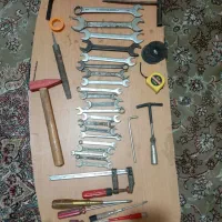 جعبه ابزار بهمراه انواع اچار وابزار