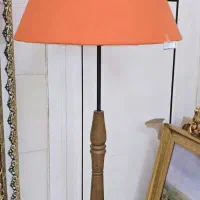 دوتا آباژور ایستاده و 3 تا کلاهک