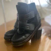 کفش ساقداراسپرت بسیارزیباوکاربردی لژمخفی