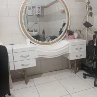 آیینه کنسول و صندلی اصلاح|آرایشگاه و سالن‌های زیبایی|چهاردانگه (تهران), |دیوار