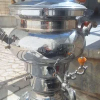 سماور قدیمی دسته چوبی شیک با پایه های طرح شیر