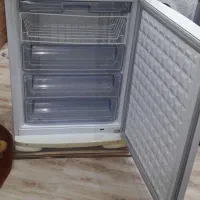 یخچال فریزر و یک عدد هود آشپزخانه معمولی لمسی|هود|فیرورق, |دیوار