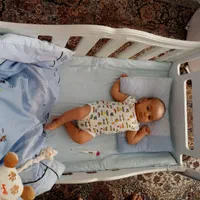 تخت خواب کنار مادر|تخت و صندلی بچه|آستانه اشرفیه, |دیوار