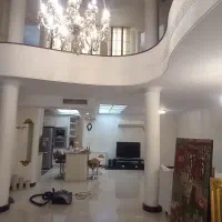 ۳۰۰متربنا ۵ خواب ۲ طبقه ویلایی درحدنوساز