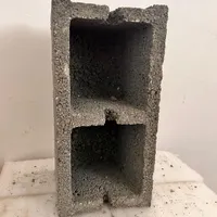 بلوک سیمانی ته پر