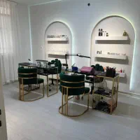 اجاره اتاق ،تخت مژه و فیشال ومیز ناخن