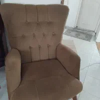 دو عدد مبل تک نفره سالم|مبلمان خانگی و میز عسلی|رشت, خمیران زاهدان|دیوار