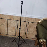 پایه دوربین و رینگ لایت