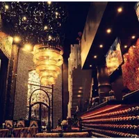 ویتر خانم یا اقا و سالنکار خانم یا اقا