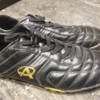 کفش فوتبال برای چمن مصنوعی