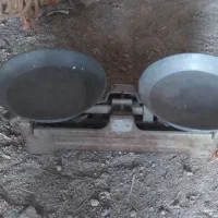 یک عدد ترازوی ۲۰ کیلوی عتیقه قدیمی|کلکسیون اشیاء عتیقه|سبزوار, قصبه غربی|دیوار