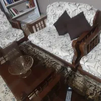 مبل ۷نفره با دسته چوبی به همراه دو میز وسط|مبلمان خانگی و میز عسلی|آمل, |دیوار