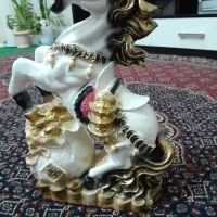 تعدادی گلدان و مجسمه زیرقیمت . فروشی