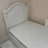 تخت و تشک کاملا نو