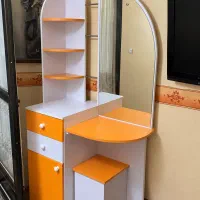 میز ارایش اینه دار