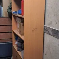 کتابخانه چوبی قهوه ایی