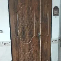 در چوبی برای در حال