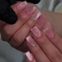 دستیار ناخنکار