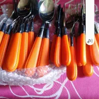 ۱۲ عدد قاشق وچنگال غذا خوری ۱۲ عدد کارد وچنگال