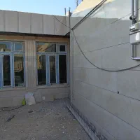 ساختمان واقع در شهرک صدف  به همراه مغازه 21 متر ی