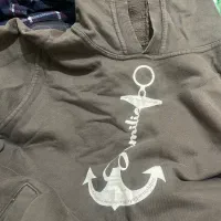 لباس و شلوار گرم زمستان برای افراد نیازمند