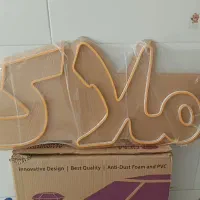 نئون املاک و اسپرسو