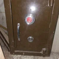 گاوصندوق تکه قفله