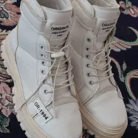 بوت سفید|کیف، کفش، کمربند|ایذه, |دیوار