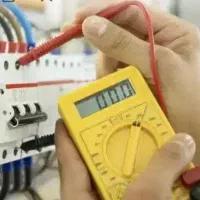 برقکار رایگان برای خانه‌های اسیب دیده از جنگ