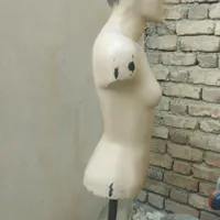 مانکن نیم تنه