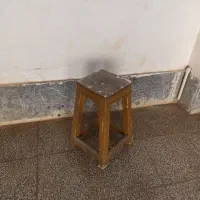 چهار پایه چوبی