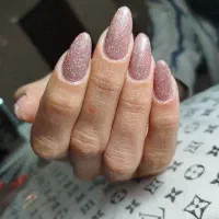 کاشت ناخن ...تا قبل عید ناخنکار شو