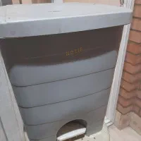 دوعدد سطل زباله