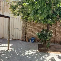 خانه ویلایی  متراژ 200متر 140 زیربنا